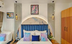 Atlantiis Suites Hotel By Signature Stayz Girjaghar Near Vishwanath Temple